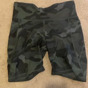 Old Navy camouflage bike shorts
